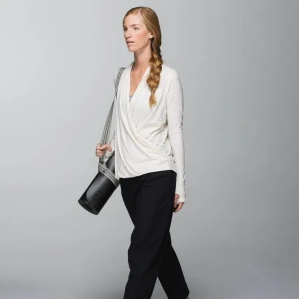 Lululemon long sleeve shirt, size 4 with bottom closure cross in front